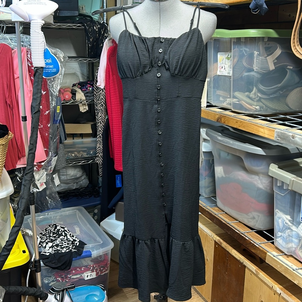 NWT NB woven midi dress black soot
Size‎ S (4-6)